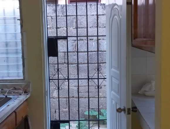 COMODA CASA FAMILIAR ALQUILER en Santo Domingo Oeste (Municipio)