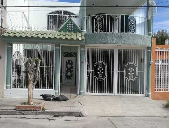 Lindavista Casa con departamento en venta en Ags.