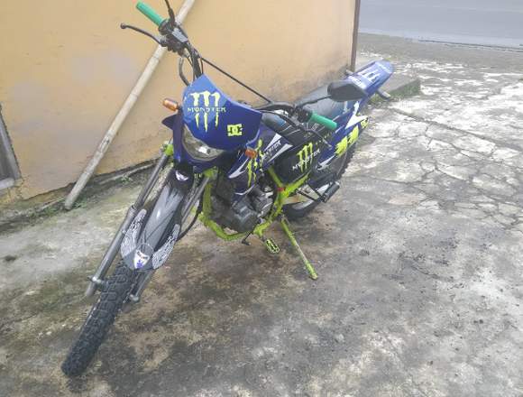 SE VENDE MOTOR 1 EN BUEN ESTADO POCO NEGOCIABLE en Pastaza (Cantón)
