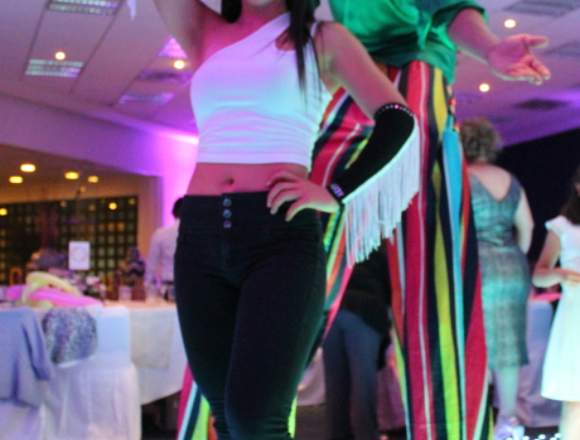 Zanqueros & Robot Led / Show en Puebla
