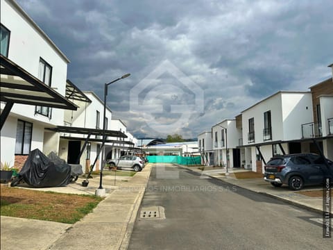 Venta de Casa en Popayán, Conjunto Cerrado Montreal - B/Campobello