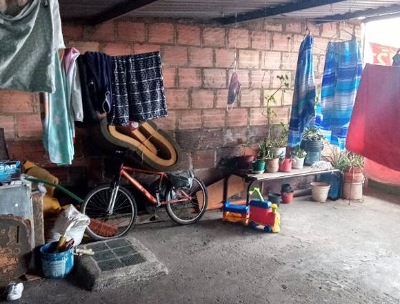 Casa con local en las ferias (Buen comercio