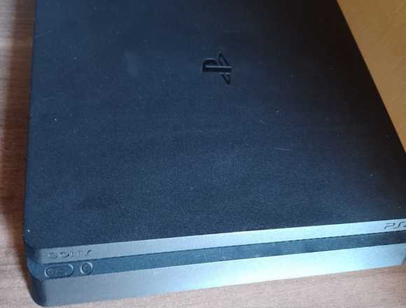 Play 4 Slim 1 tb + 3 joystick + 15 juegos en Peñalolén (Comuna)