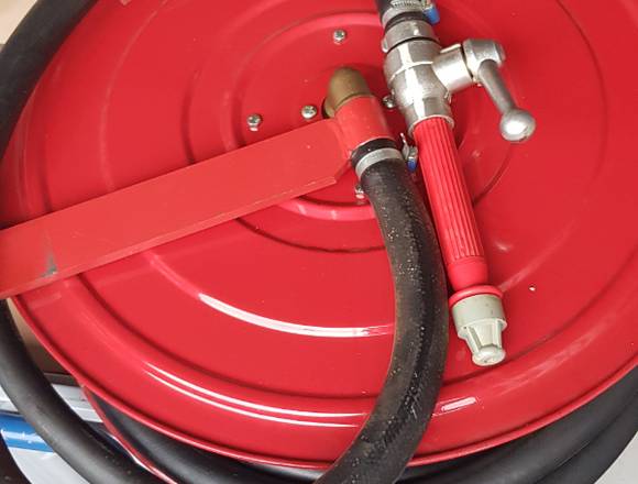 Feuerwehrschlauch Gartenschlauch Hydrant in Voerde (Lokalität)