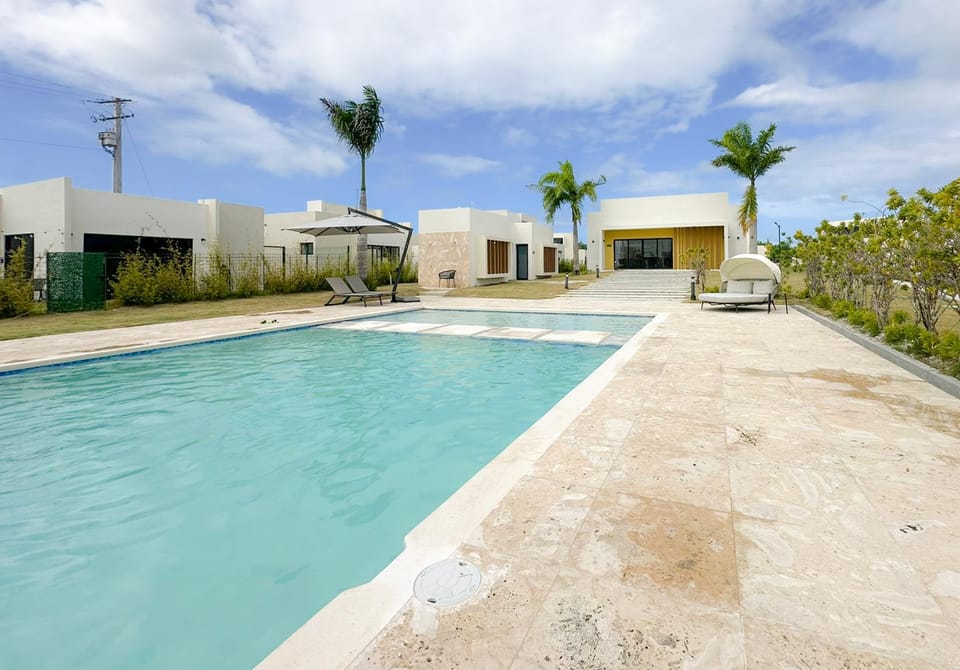 VENDO VILLA DUPLEX PISCINA PUNTA CANA en Higüey (Municipio)