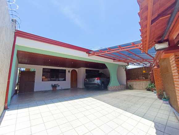 " Casa con Amplio Jardín y Apartamento " en Goicoechea (Cantón)