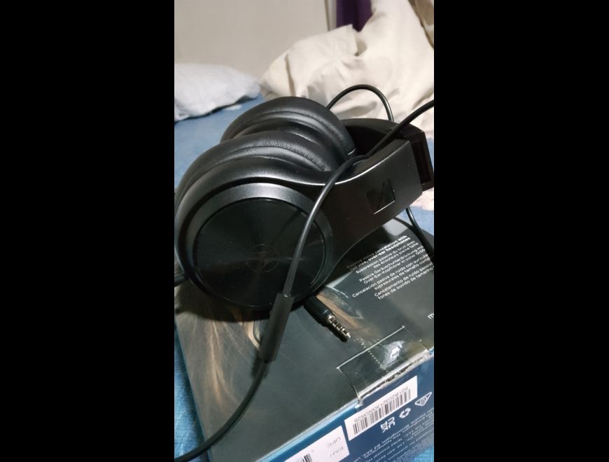 AUDIFONO MOTOROLA XT 120 CON CABLE M/LIBRES NEGRO en Santiago (Comuna)