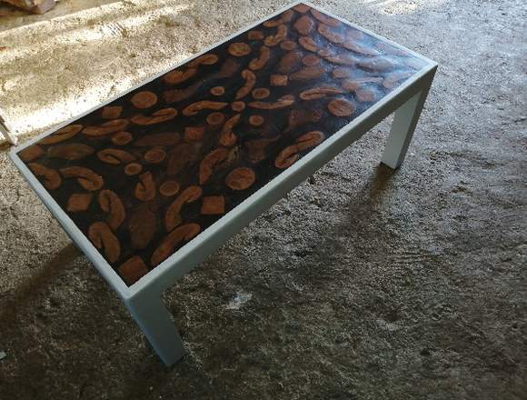 mesa de salon con fantasia de raices en Luena (Municipio)