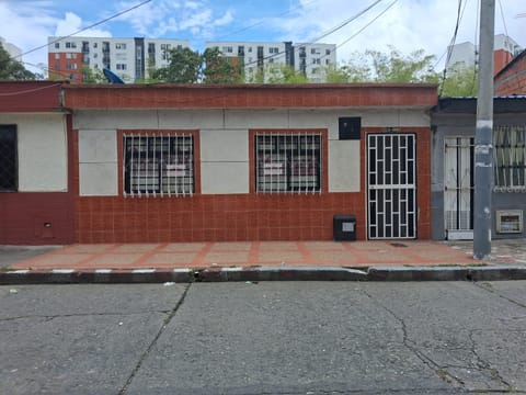 SE VENDE CASA SECTOR ARBOLEDA ARMENIA en Armenia (Municipio)
