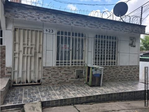 SE VENDE CASA AL SUR DE ARMENIA