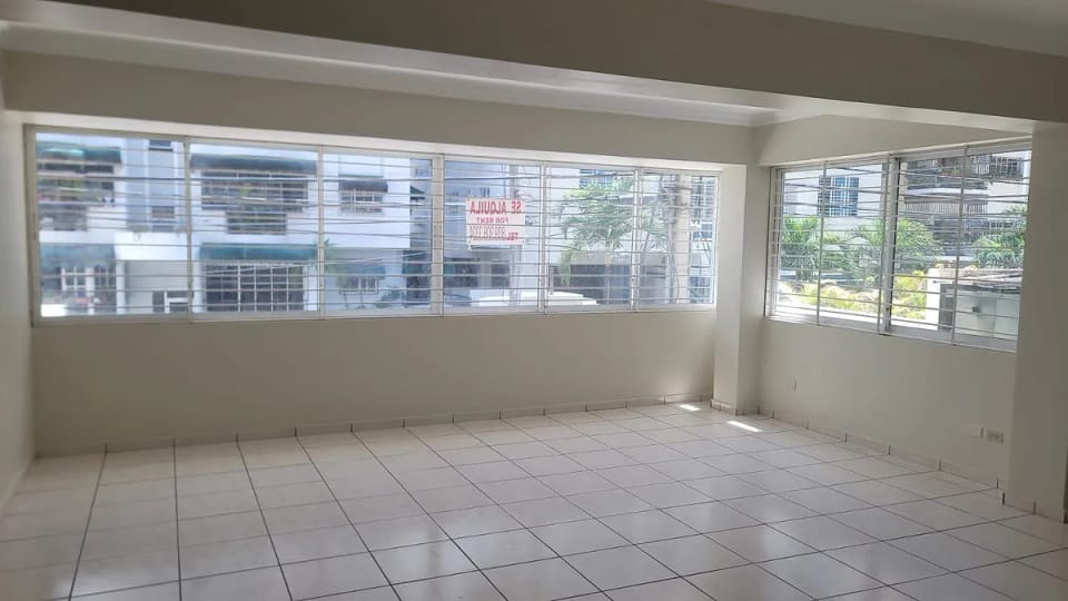 ALQUILO APARTAMENTO EN URBANIZACION REAL 2 NIVEL en Santo Domingo Norte (Municipio)