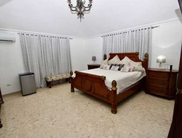 VENDO CASA EN ÑA CASTELLANA CON PISCINA en Santo Domingo de Guzmán (Municipio)