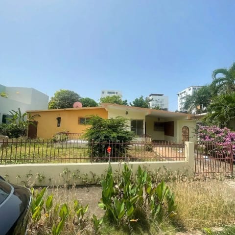 ALQUILO EN MIRADOR SUR CASA PARA NEGOCIO