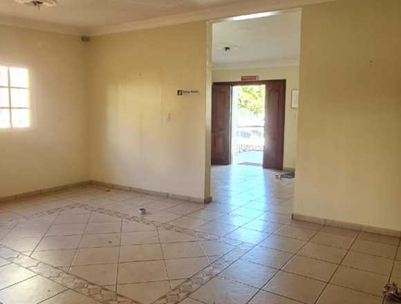 ALQUILO CASA EN LOS PRADOS