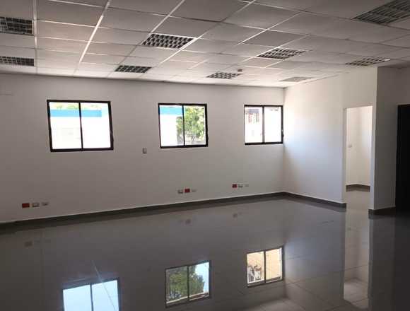 ALQUILO LOCAL COMERCIAL EN LOS PRADOS en Santo Domingo de Guzmán (Municipio)