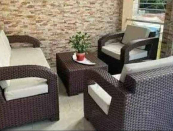 Hola soy fabricante de muebles busco una persona q en Licey al Medio (Municipio)