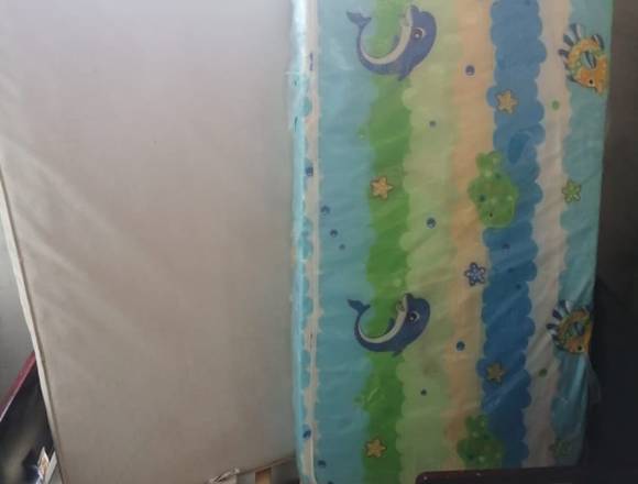 camita para niño/a de madera