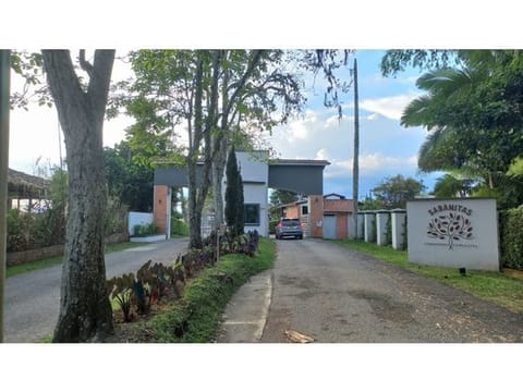 EN VENTA LOTE PEREIRA CONDOMINIO CAMPESTRE SANBANITAS