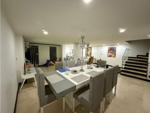 EN VENTA CASA EN PINARES PEREIRA