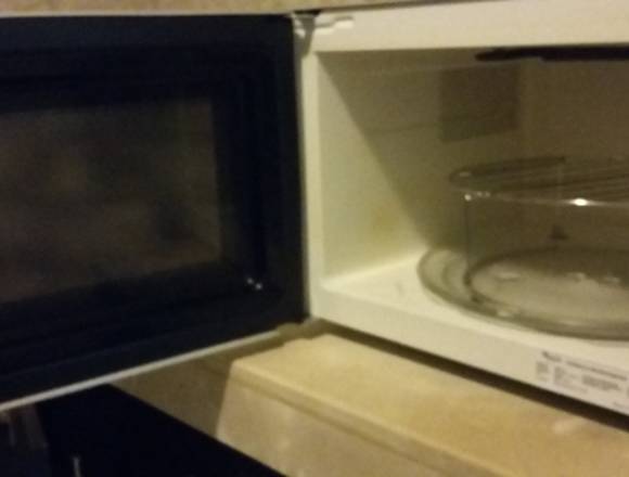 HORNO MICROONDAS WHIRPOOL CON GRILL acabado espejo