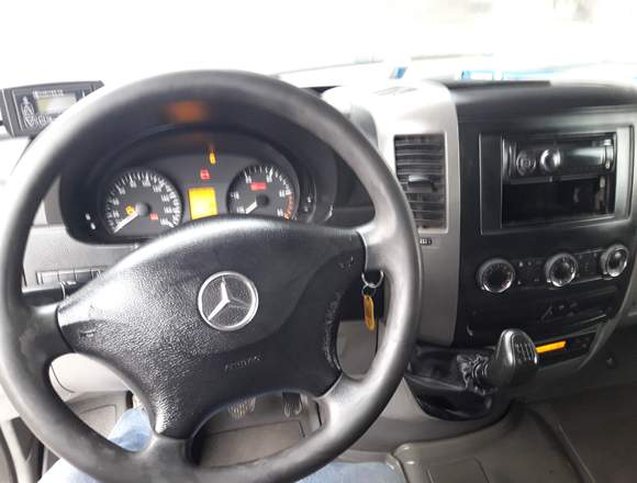SE VENDE MINIBUS MERCEDES BENZ (15 + 1) en Santiago (Comuna)