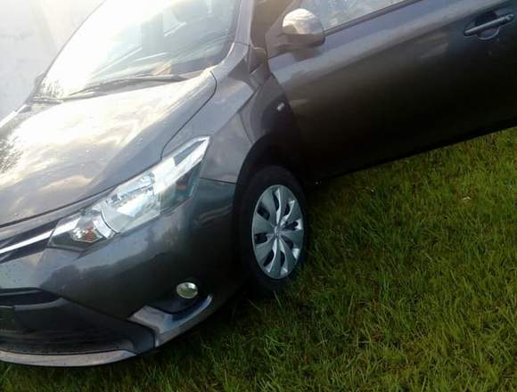 SE VENDE TOYOTA YARIS FINANCIADA en Sotillo (Municipio)