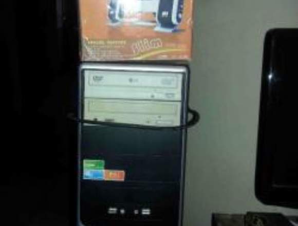 Vendo computadora (escritorio )+ SCSI escaner en Santa Cruz (Localidad)