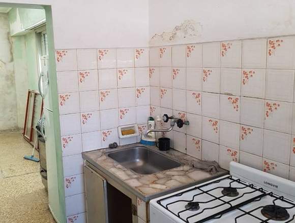 SE VENDE CASA A REFACCIONAR VILLA LUGANO