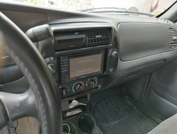 En venta camioneta doble cabina Ford Ranger XLT en Manta (Cantón)