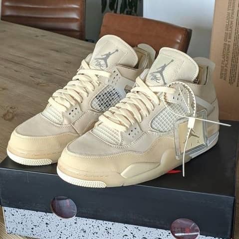 I do sell all kind of sneakers at affordable price in Los Angeles (Locality)