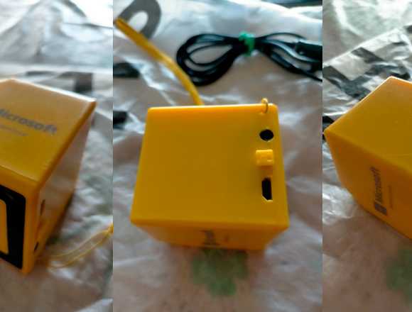 ALTAVOZ AMARILLO DE MICROSOFT 5 € en Madrid (Municipio)