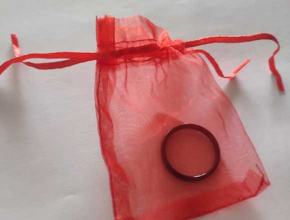 ANILLO NEGRO NUEVO 5 € en Madrid (Municipio)