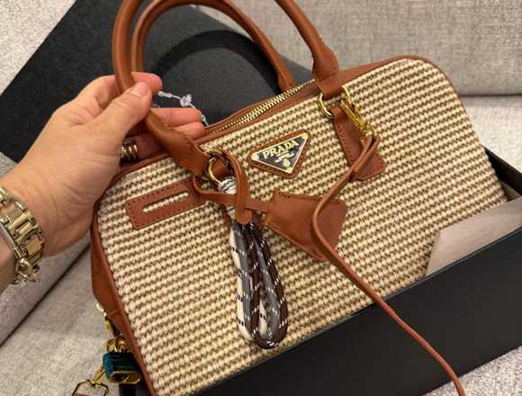 NUEVAS BOLSAS PRADA A SOLO $1650C/U