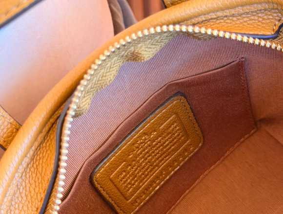 BOLSA COACH PEQUEÑA UN BONITO DETALLE