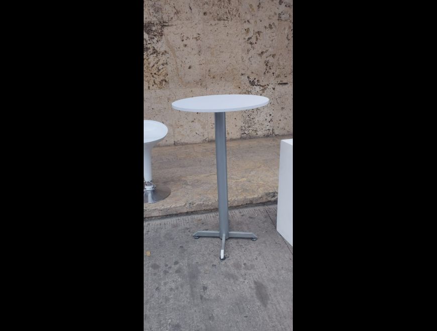 Alquiler de sillas altas Y mesas altas tapa blanca en Cartagena (Municipio)