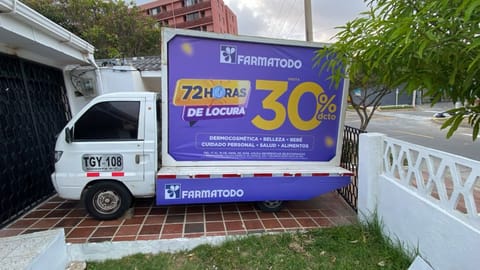 SERVICIO DE CARRO VALLA CON PERIFONEO EN BARRANQUILLA PARA EVENTOS en Barranquilla (Municipio)