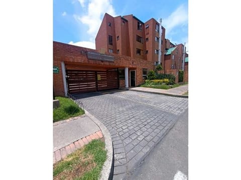 VENDO APARTAMENTO COLINA CAMPESTRE