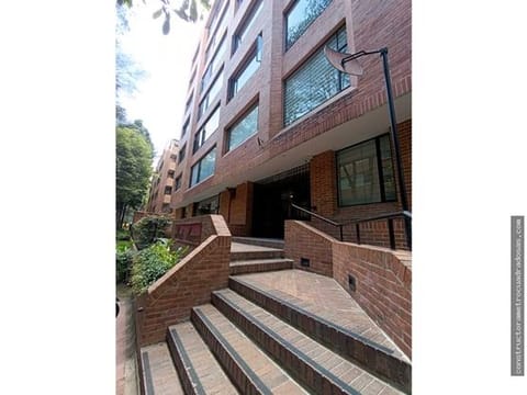 VENDO EXCELENTE APARTAMENTO ILUMINACION NATURAL CHICO CENTRAL