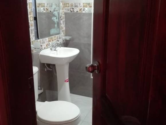 DEPARTAMENTO ALQUIER PARA VIVIENDA O BODEGA EN MOR en Quito (Cantón)