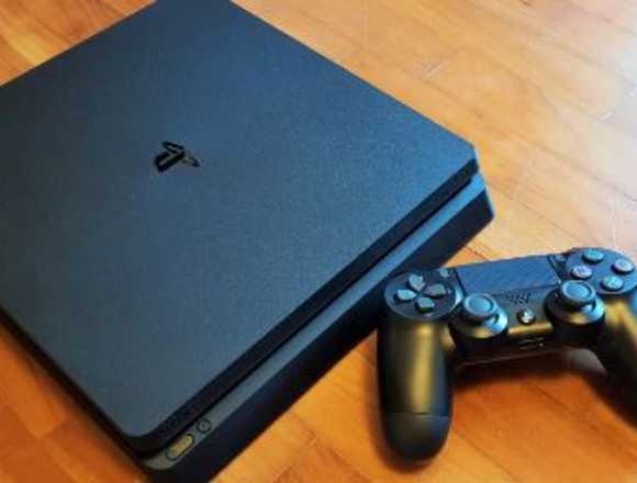 CONSOLA PS4 SLIM MAS MANDO Y CABLES en La Molina (Lima 12) (Distrito)