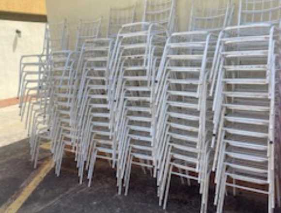 sillas tiffany blancas Festejo en Diego Bautista Urbaneja (Municipio)