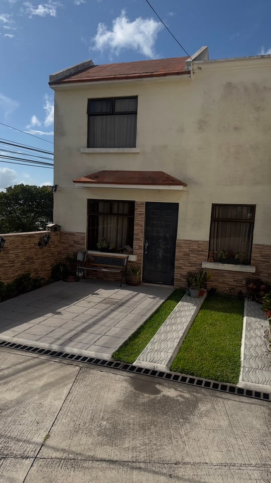 Casa Cúpulas San Cristóbal en Mixco (Municipio)