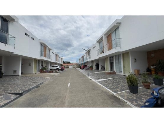 CASA EN CONJUNTO LOS PATIOS