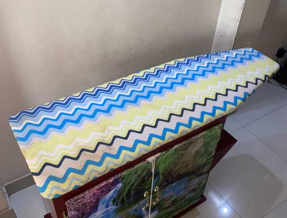 Mesa de planchar mueble de madera en Guayaquil (Cantón)