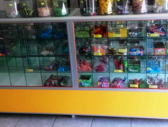 SE VENDE VITRINA SEMI NUEVA en Juan C. Bonilla (Municipio)