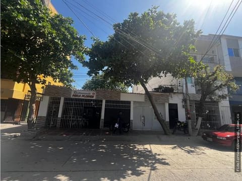 SE VENDE LOCAL COMERCIAL ADAPTADO PARA RESTAURANTE