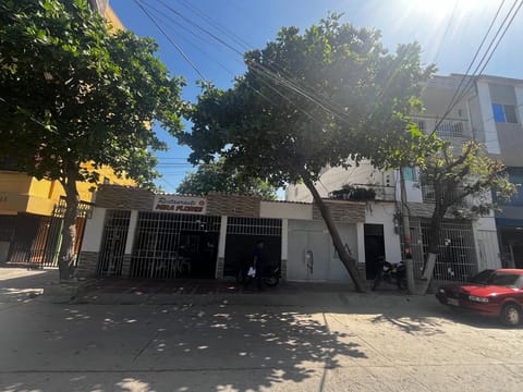 SE VENDE LOCAL COMERCIAL ADAPTADO PARA RESTAURANTE en Santa Marta (Municipio)