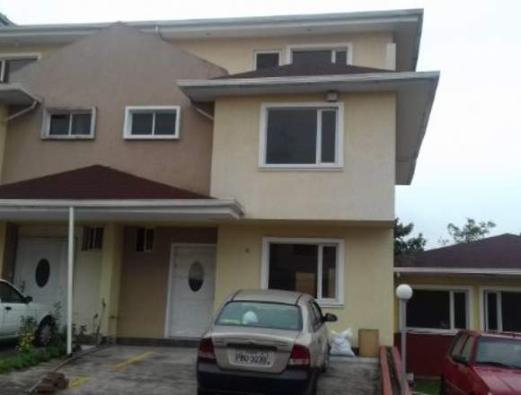 SE VENDE CASA DE 120 M2 POR ESTRENAR EN CONOCOTO en Quito (Cantón)