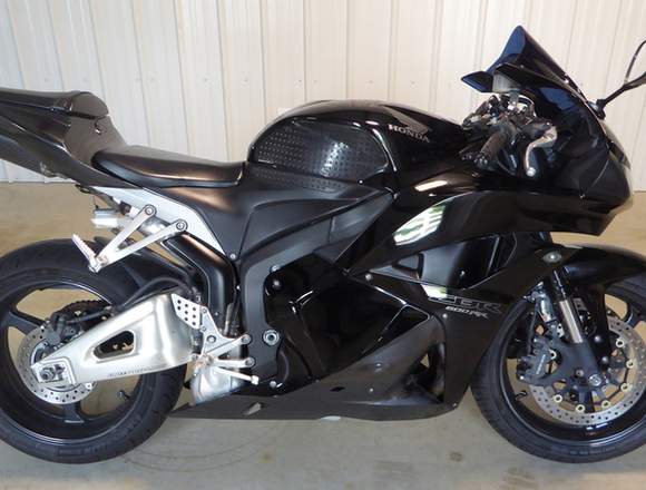 2011 Honda CBR600RR en excelentes condiciones en Ciudad de Guatemala (Municipio)