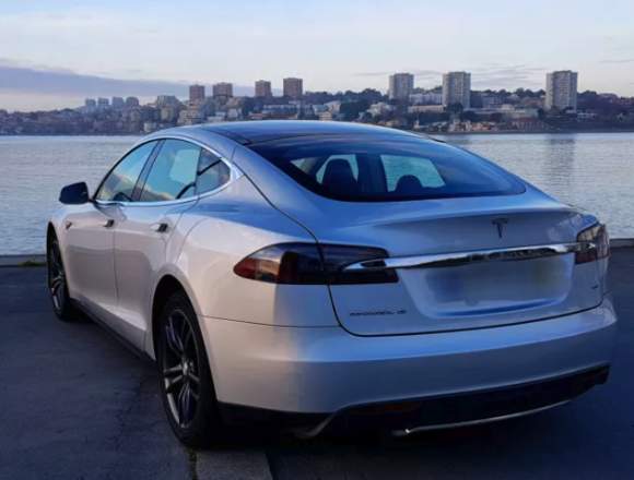 Tesla Model S 60 carro como novo em Lisboa (Concelho)